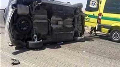 إصابة 21 شخصا في انقلاب سيارة نقل أعلى كوبري أبو نبهان