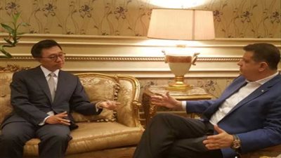 رضوان يطالب السفير الكوري بإنشاء خط طيران مباشر يربط بين القاهرة وسول