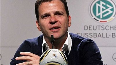 مدير الكرة بمنتخب ألمانيا: أتوقع زيارة ميركل لـ