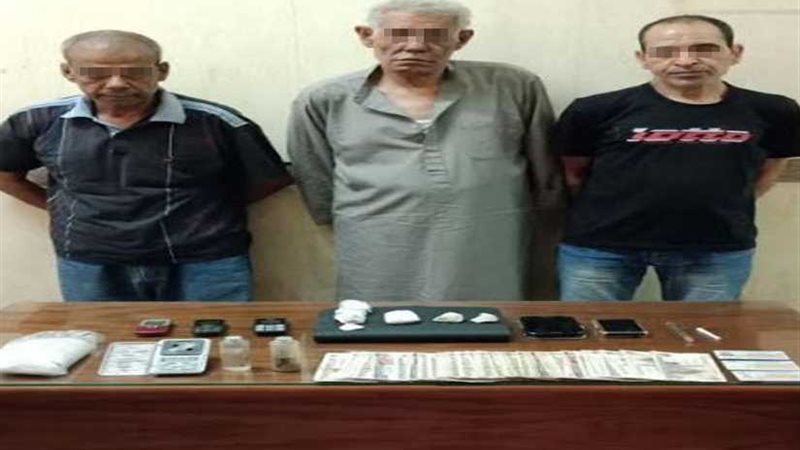 سقوط 3 عاطلين بحوزتهم