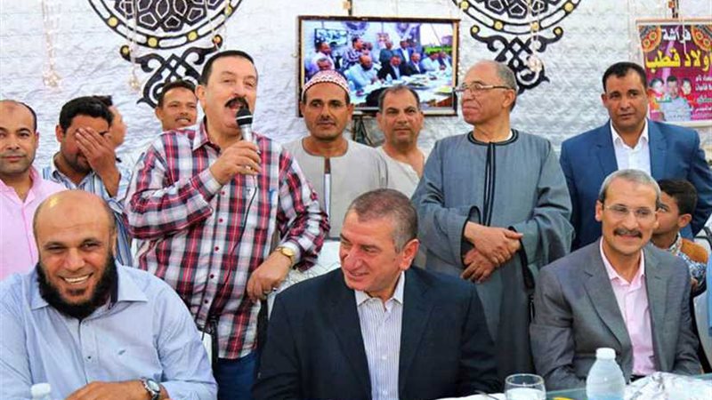 محافظ كفرالشيخ  يفطر