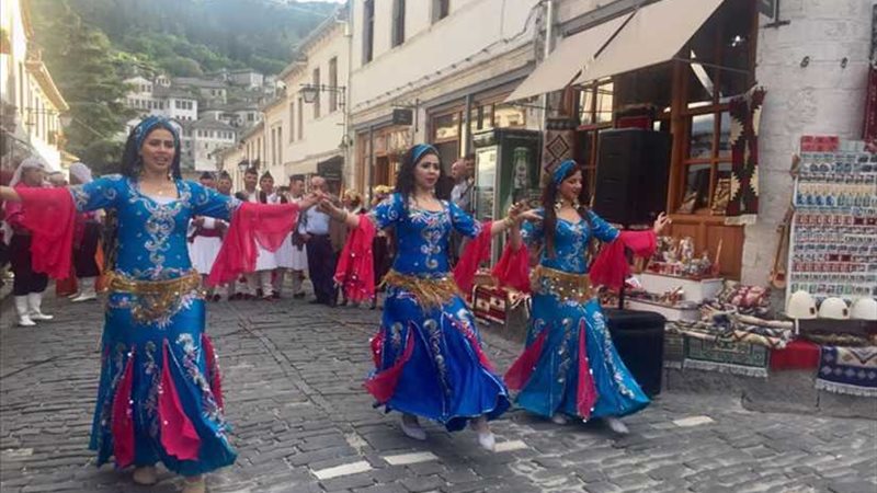 نجاح كبير لفرقة الفنون