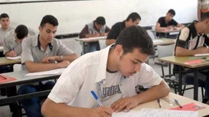 156 ألفا يؤدون غدا