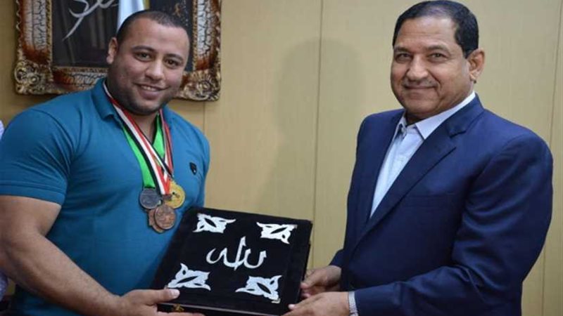 محافظ الغربية يكرّم