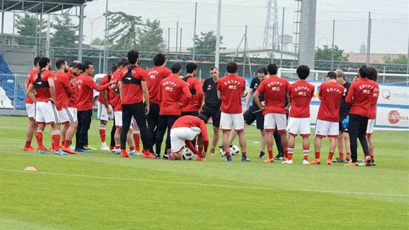 المنتخب الوطنى يتدرب