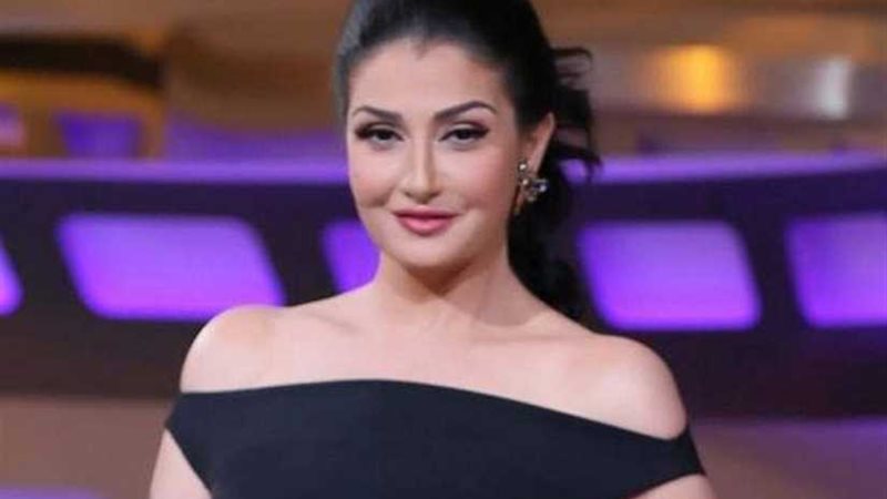 غادة عبد الرازق تواصل