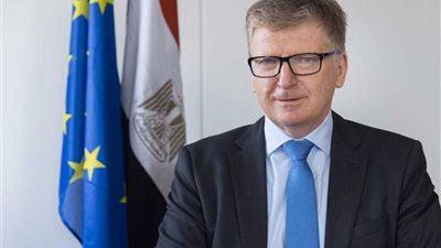 سفير الاتحاد الأوروبي بالقاهرة يتمنى شفاء صلاح ليلحق بالمونديال