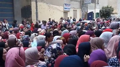 مشاجرات بين طالبات بالدقهلية لحضور درس خصوصي (فيديو)