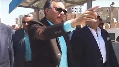 وزير النقل يفتتح محطة سكة حديد المنشأة بسوهاج (فيديو)