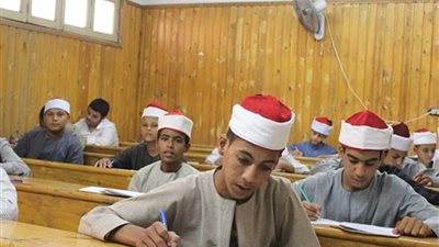 تحرير محاضر غش للمخالفين فى فيزياء الثانوية الأزهرية