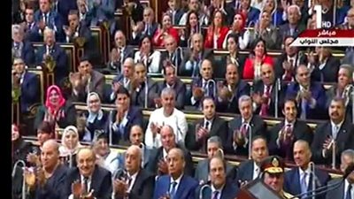 نواب البرلمان للسيسي في جلسة حلف اليمين: بنحبك يا ريس