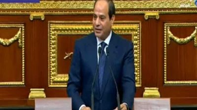 شعر في حب السيسي ودعوات له أبرز مقاطعات النواب له في جلسة حلف اليمين الدستورية (فيديو)