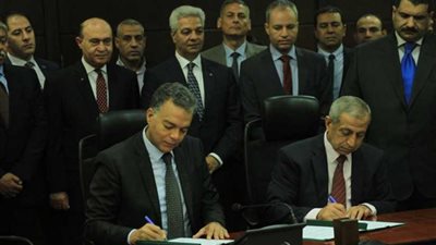 توقيع عقد تنفيذ دراسة المخطط الشامل للموانيء المصرية التجارية