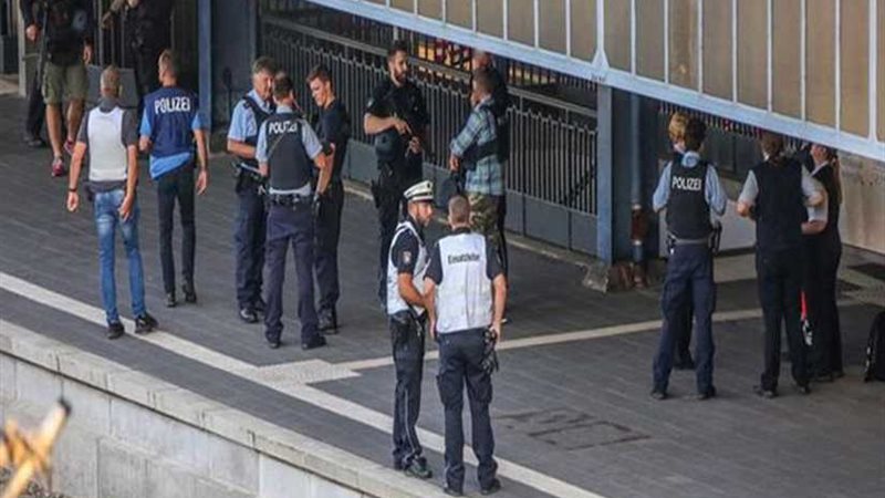 مقتل شخص وإصابة اثنين