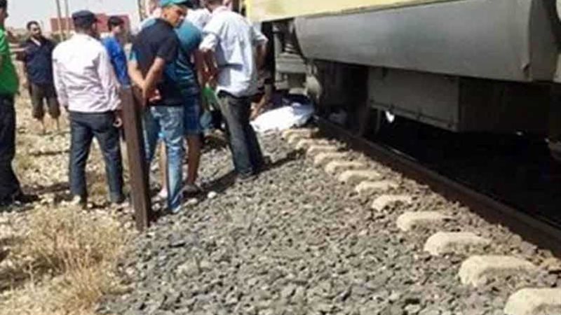 سقوط طالب أسفل عجلات