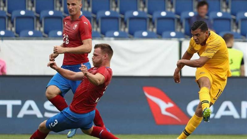 أستراليا تفوز على