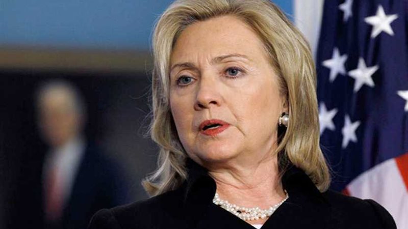 كلينتون تنتقد الفصل