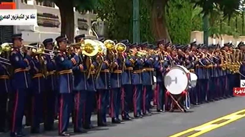 لحظة عزف السلام الوطني