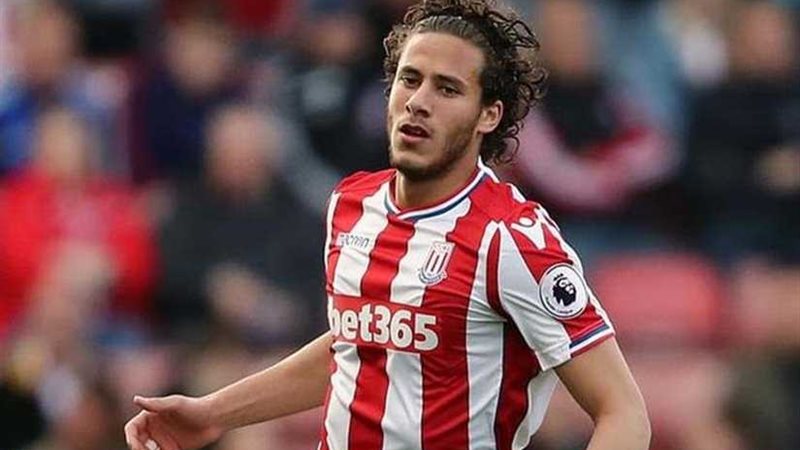 رمضان صبحي يجري الكشف