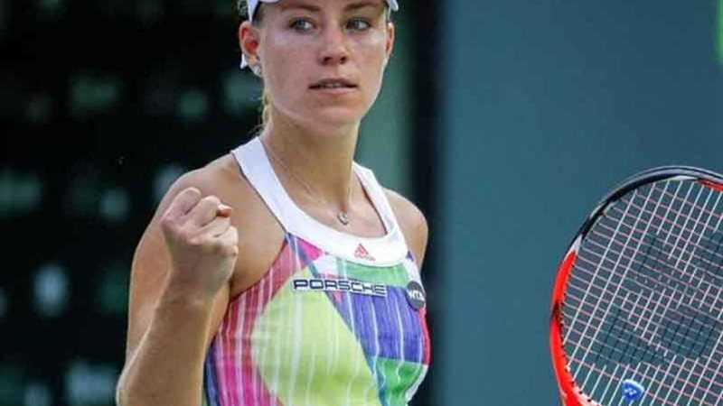 أنجليك كيربر وجوليا