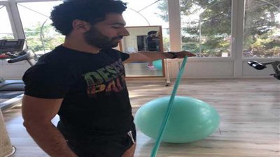 بالصور.. محمد صلاح يزف نبأ سار للشعب المصرى