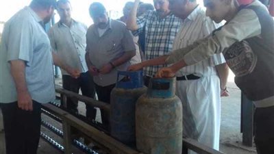 رئيس مدينة كفر الدوار يتفقد مصنع تعبئة الغاز.. 