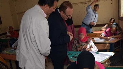 إصابة 3 طالبات بإغماء داخل لجان بني سويف