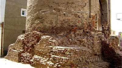 الآثار: بدء أعمال ترميم وصيانة طاحونة الهواء الأثرية بمدينة إدكو