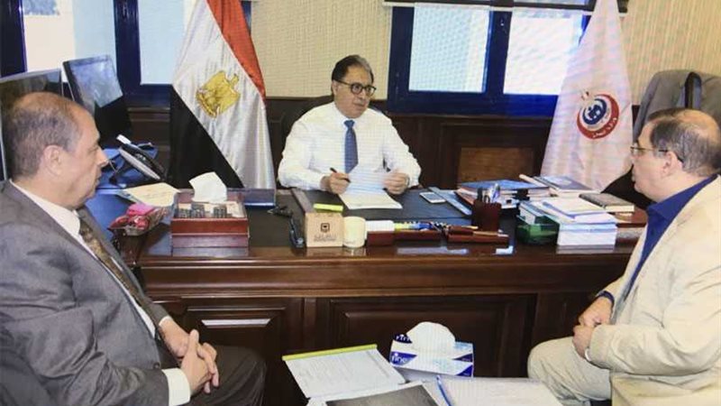 وزير الصحة يجتمع