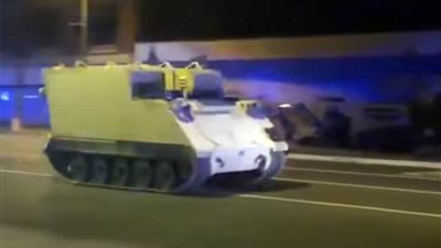 أمريكى يسرق مدرعة بولاية 