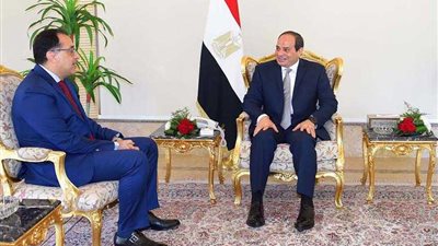 السيسى خلال استقباله مصطفى مدبولى وتكليفه بتشكيل الحكومة (صورة)