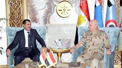 الفريق محمد فريد يلتقى رئيس هيئة الأركان العامة للجيش اليمنى
