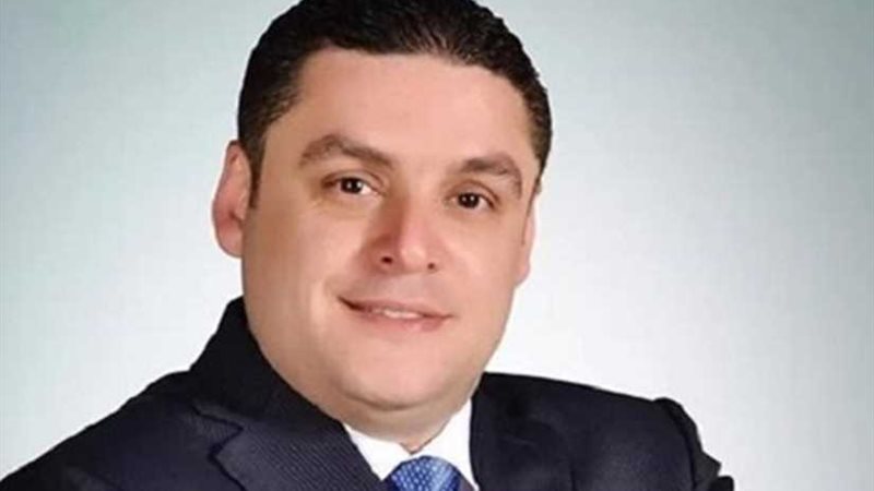 12 مدرسة ومبنى إدارة