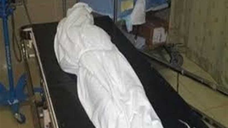 زوج يقتل زوجته لتركها