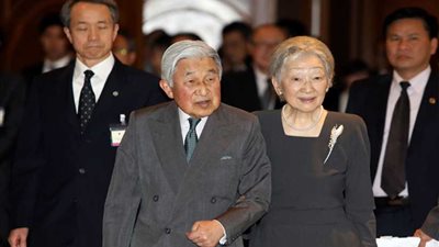 إمبراطور وإمبراطورة اليابان يحييان ذكرى ضحايا تسونامي في فوكوشيما