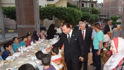 60 يتيمًا على مائدة إفطار التربية النوعية بـ