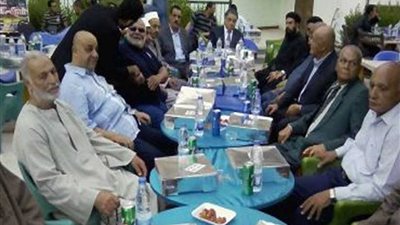إفطار يجمع 35 عائلة تصالحوا في خصومات ثأرية بالمنيا