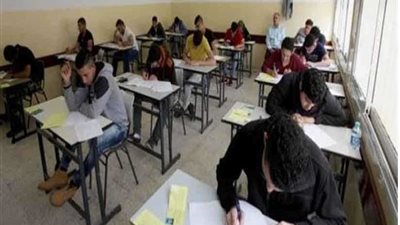 22ألف طالب بالثانوية يؤدون امتحان 