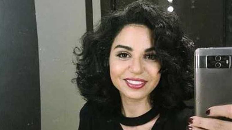 مظاهرة حب بين نسرين