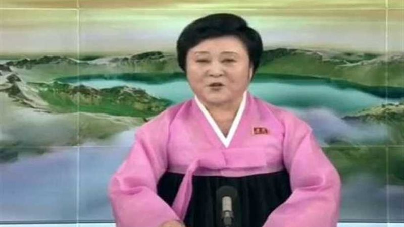 المذيعة الأم تغطي