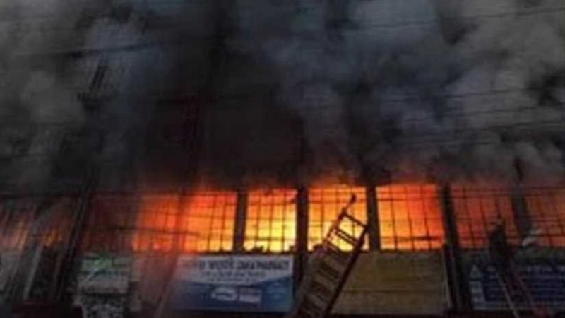 نشوب حريق خلف إدارة