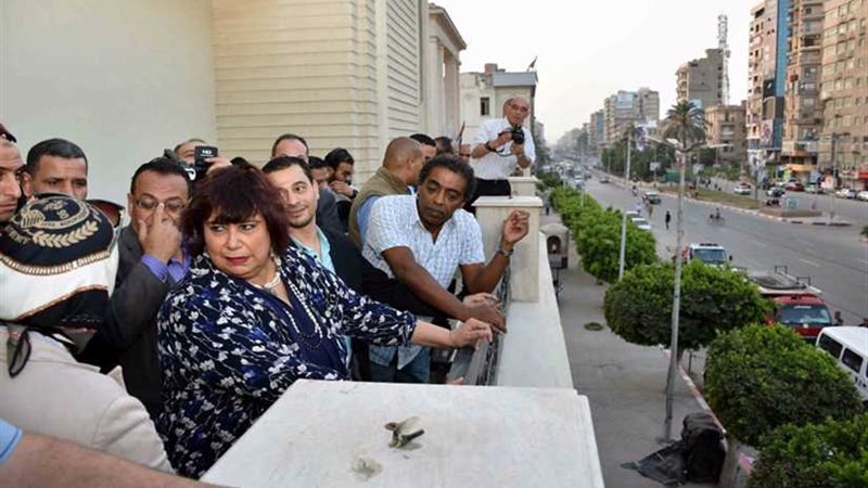 وزيرة الثقافة تطالب