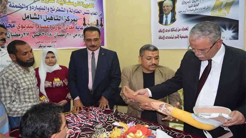 محافظ المنيا يكرم