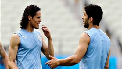 سواريز وكافاني يقودان هجوم أوروجواى أمام مصر