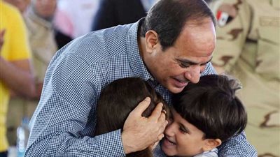 الرئيس السيسى يشارك أبناء الشهداء الاحتفال بالعيد