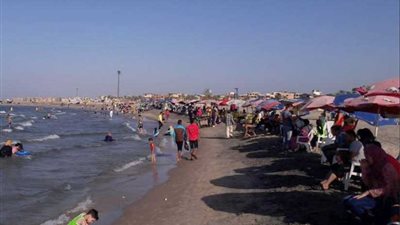 آلاف المصطافين يتوافدون على شواطئ بلطيم بـ