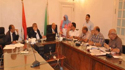 محافظ الجيزة يرأس غرفة عمليات المحافظة لمتابعة آثار قرارات تحريك أسعار المنتجات البترولية