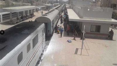 السيطرة على حريق شب في جرار قطار الصحافة بأسيوط