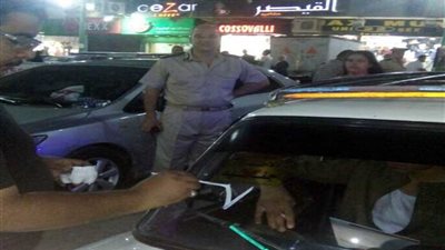 مرور أسيوط يُشن حملة لمتابعة تطبيق التاكسي للتعريفة الجديدة