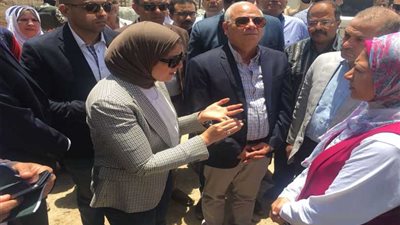 وزيرة الصحة تلتقي محافظ بورسعيد.. وتؤكد ضرورة توعية المواطنين بخدمات التأمين الصحي الجديد